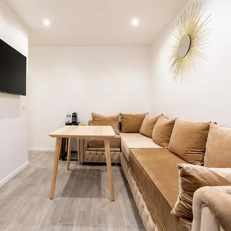 Apartment Stylish Contemporary 1bd Apartmentmenilmontant